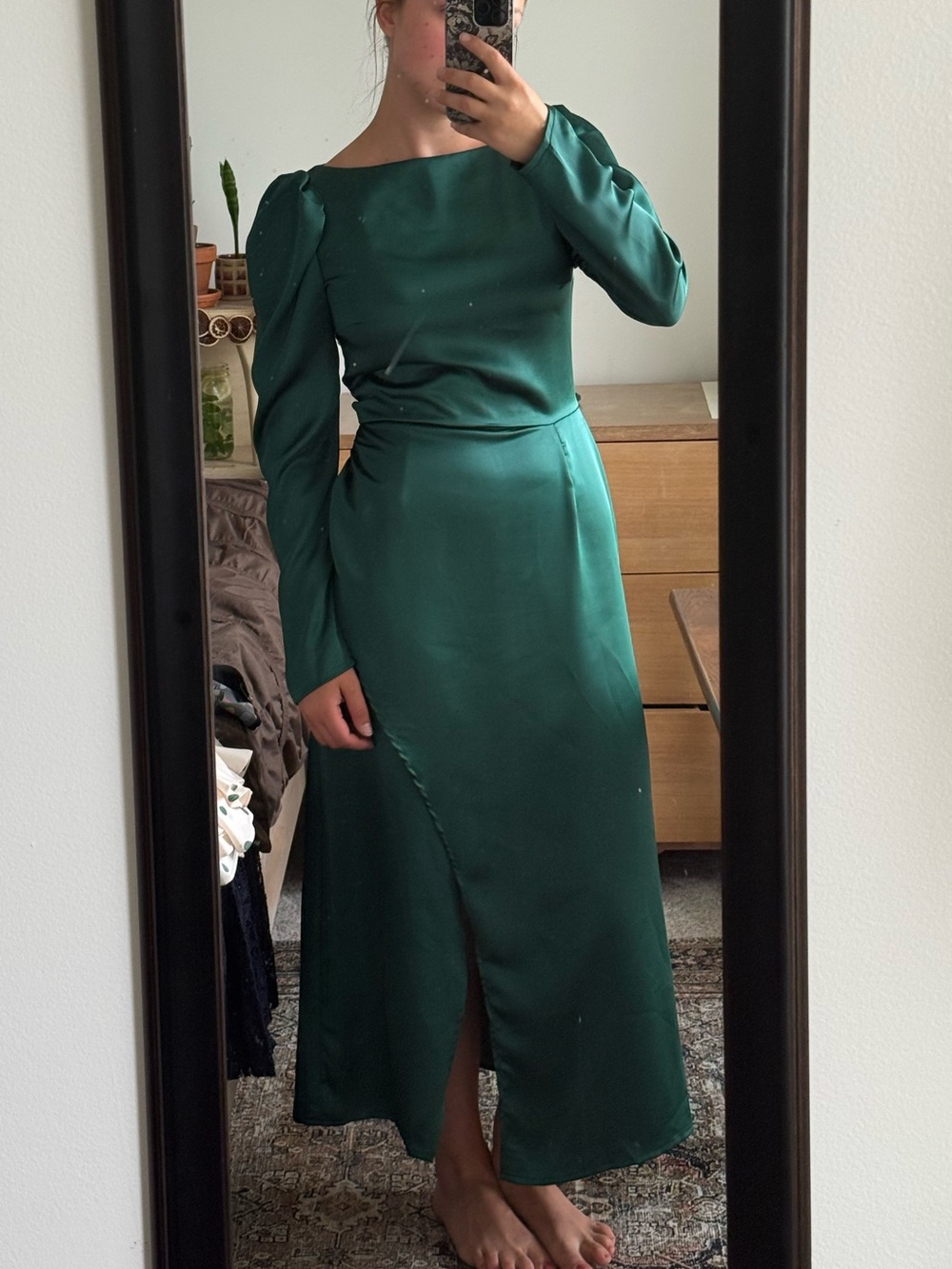 Elegant Green Satin Long Puff Sleeve Dress